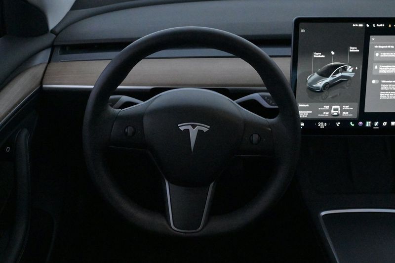 Tesla Model 3 bild 7