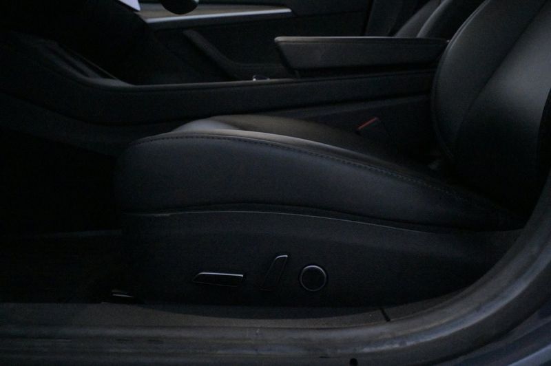 Tesla Model 3 bild 11