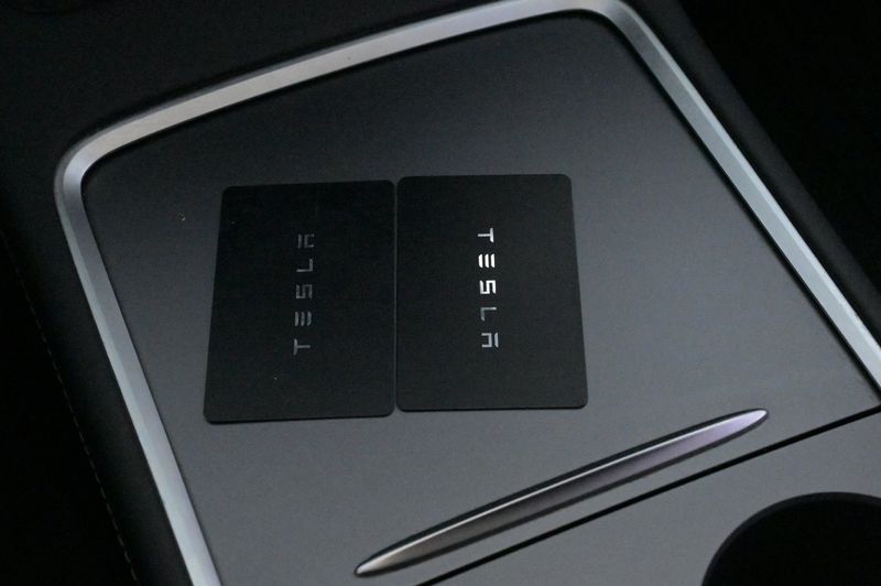 Tesla Model 3 bild 24