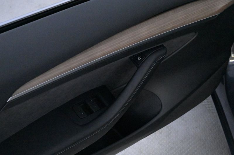 Tesla Model 3 bild 10