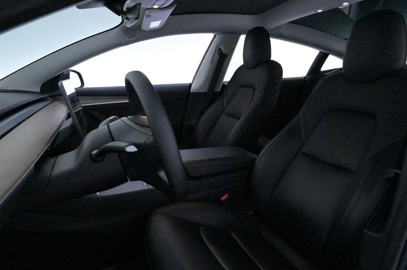 Tesla Model 3 bild 9