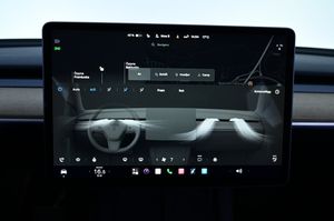 Tesla Model Y bild 17