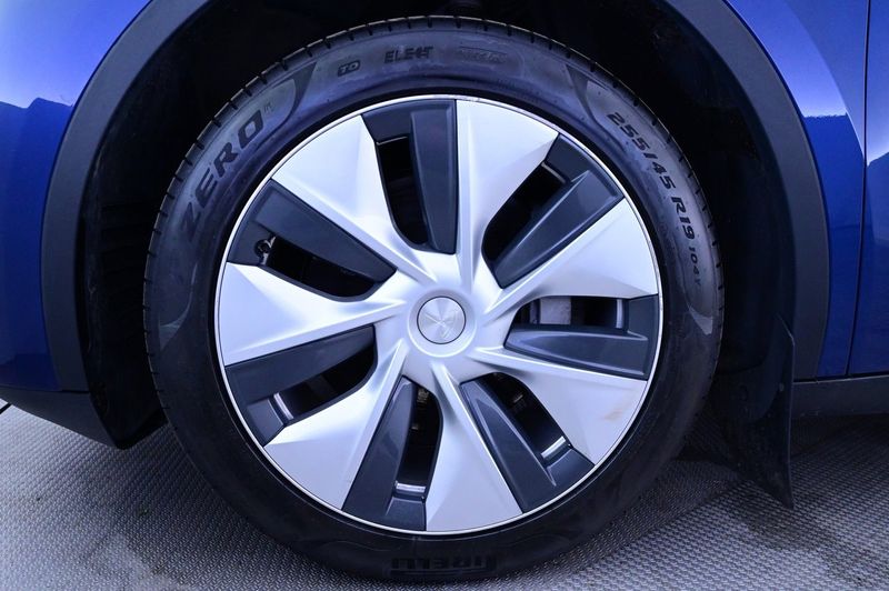 Tesla Model Y bild 27