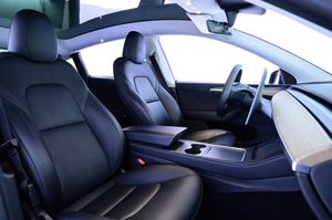 Tesla Model Y bild 12