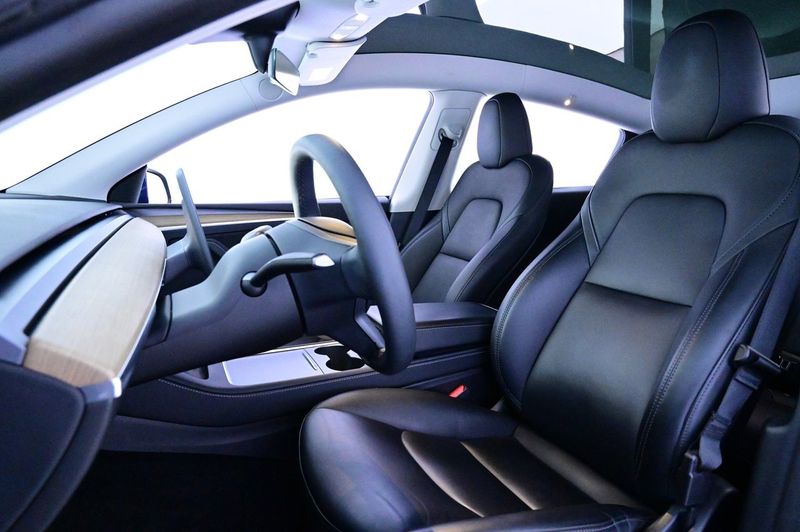 Tesla Model Y bild 9