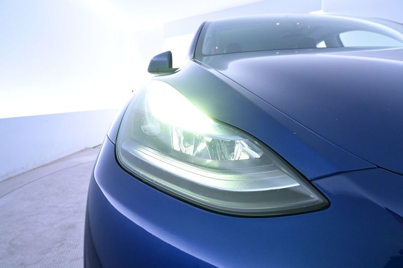 Tesla Model Y bild 26