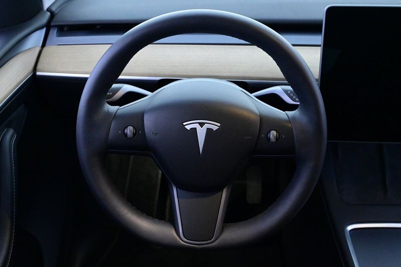 Tesla Model Y bild 7