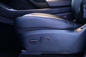 Tesla Model Y bild 11