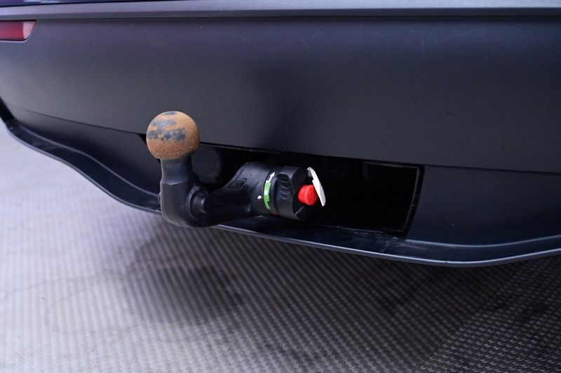 Tesla Model Y bild 25
