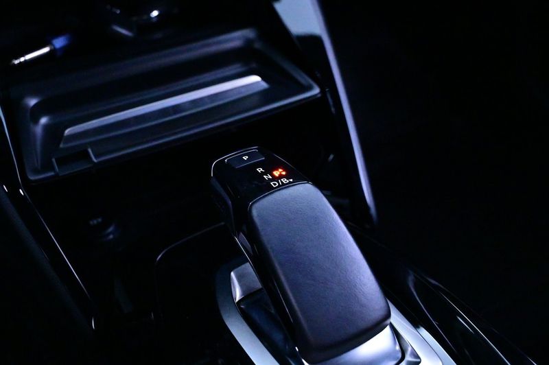 Peugeot e-208 bild 21
