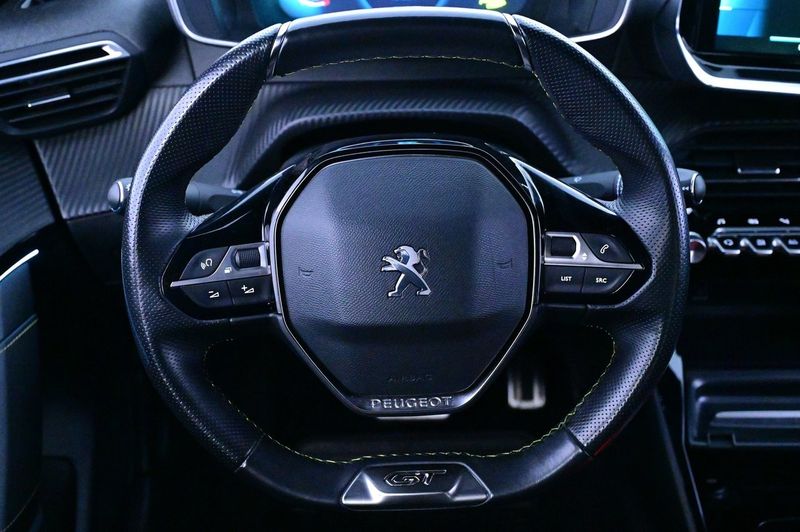 Peugeot e-208 bild 7
