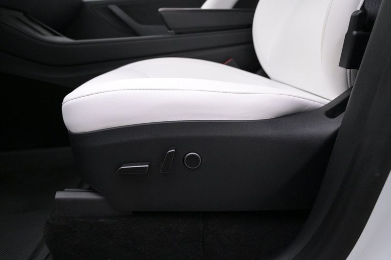 Tesla Model Y bild 11