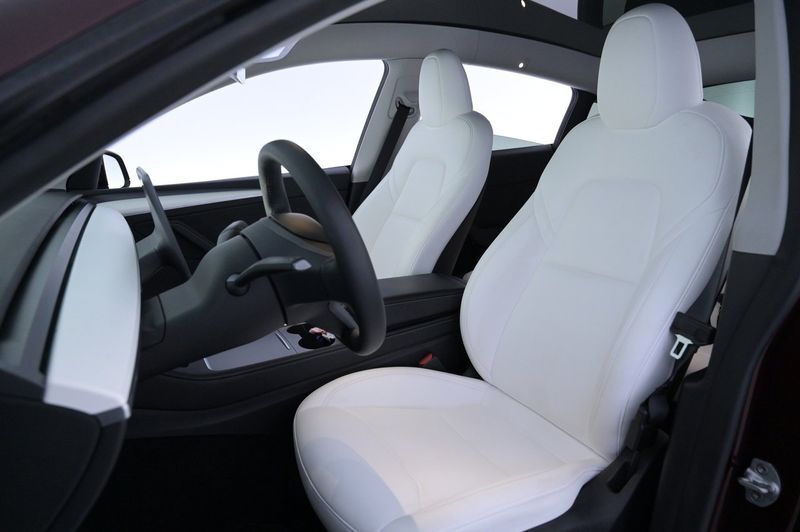 Tesla Model Y bild 9