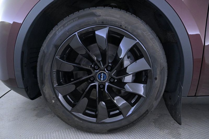 Tesla Model Y bild 27