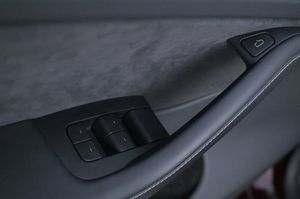 Tesla Model Y bild 10