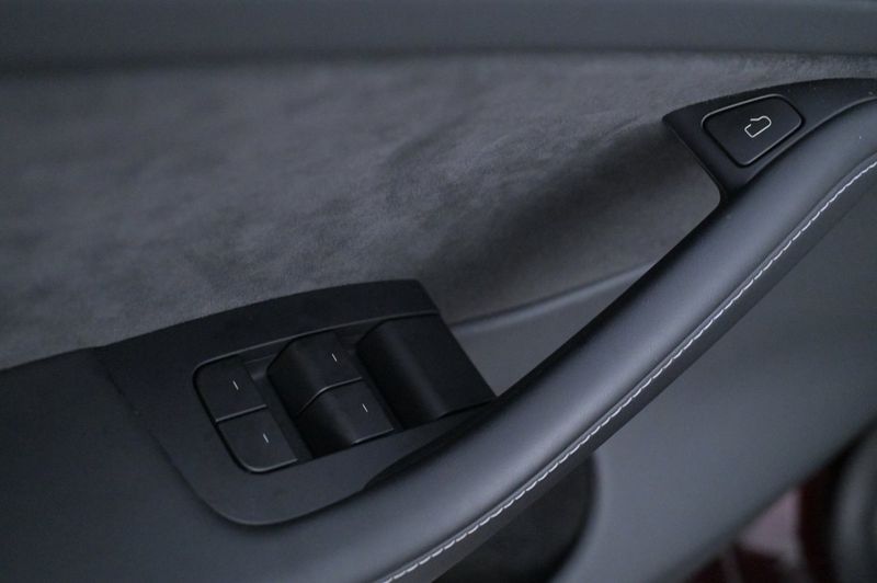 Tesla Model Y bild 10