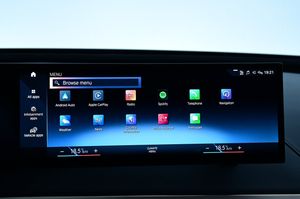 BMW iX bild 17