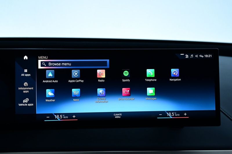 BMW iX bild 17