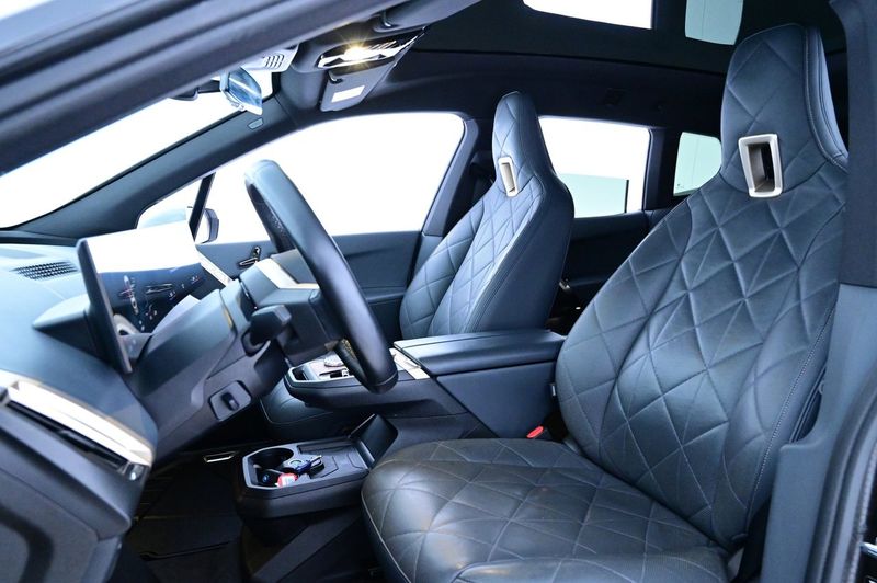 BMW iX bild 10