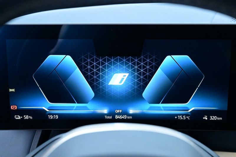BMW iX bild 9