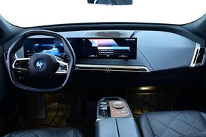 BMW iX bild 6