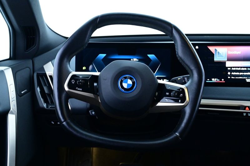 BMW iX bild 7