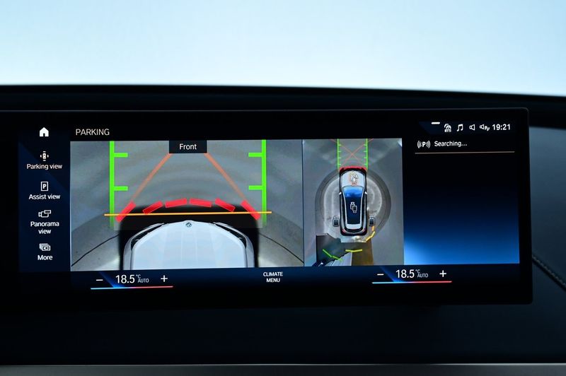 BMW iX bild 14