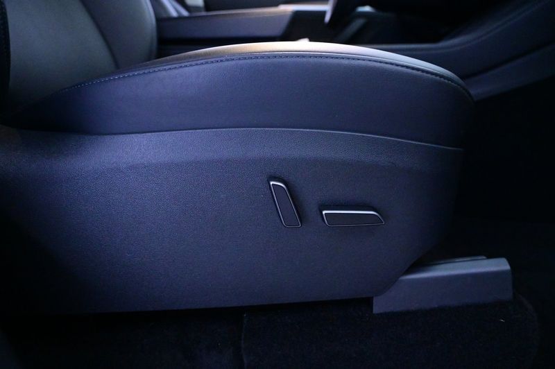 Tesla Model Y bild 13