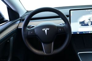 Tesla Model Y bild 7