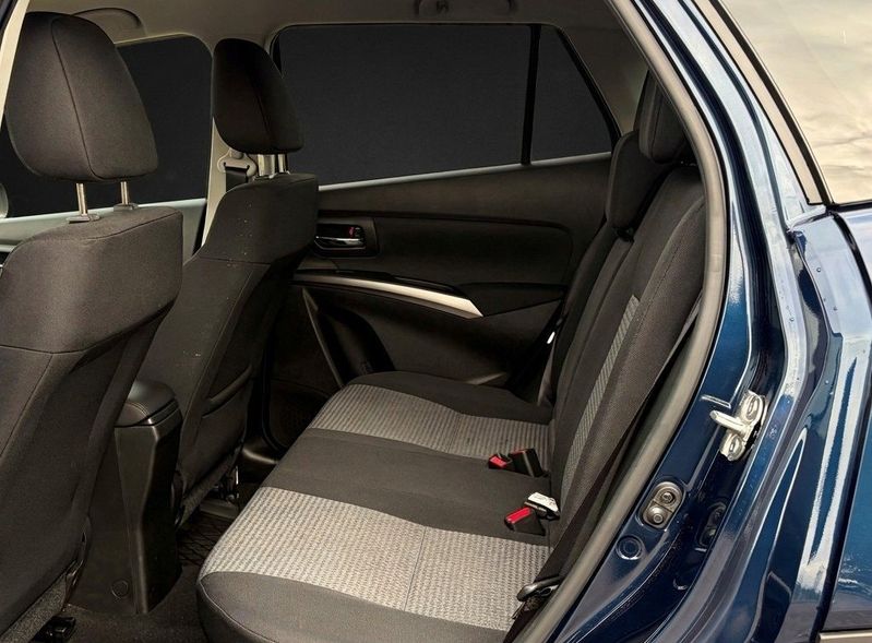 Suzuki S-CROSS bild 4
