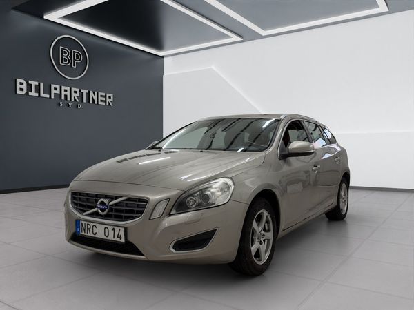 Volvo V60 DRIVe Summum/Ny besiktad/Ny Servad/Kamrem bytt - 2012