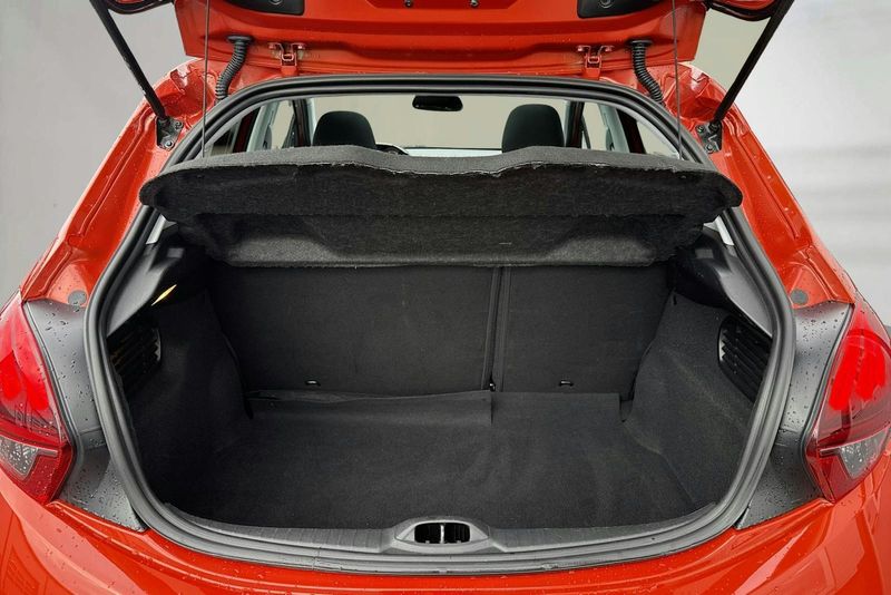 Peugeot 208 bild 9