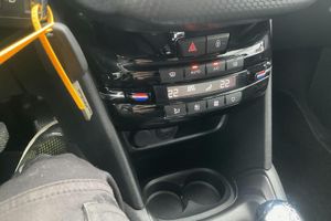 Peugeot 208 bild 14