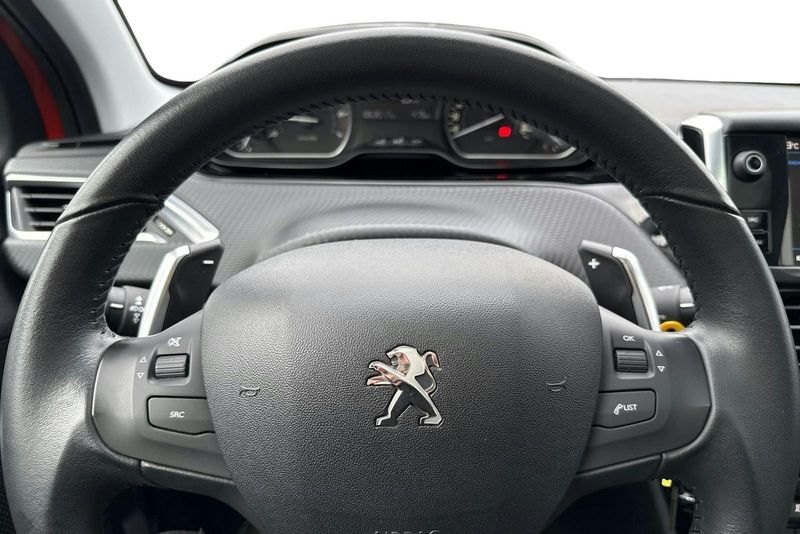 Peugeot 208 bild 11