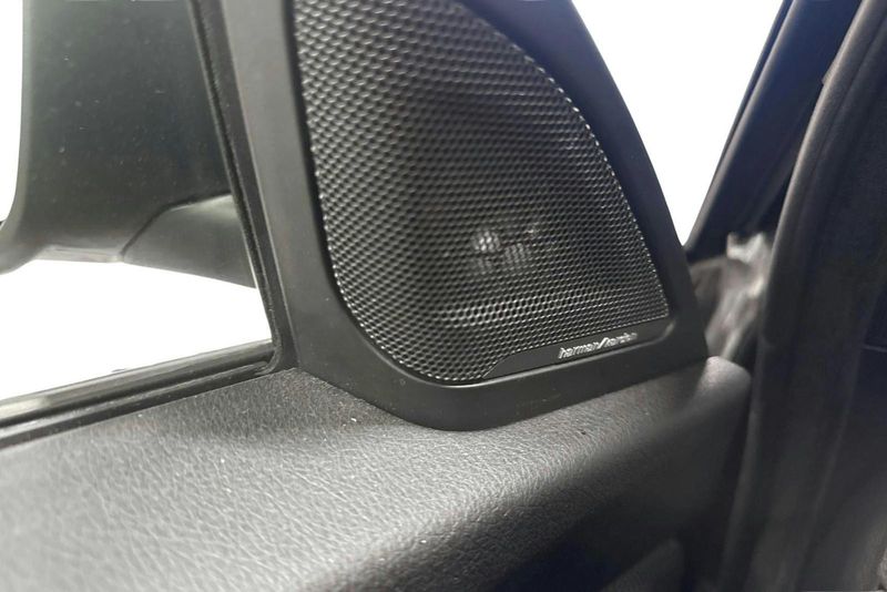 BMW 320 bild 12