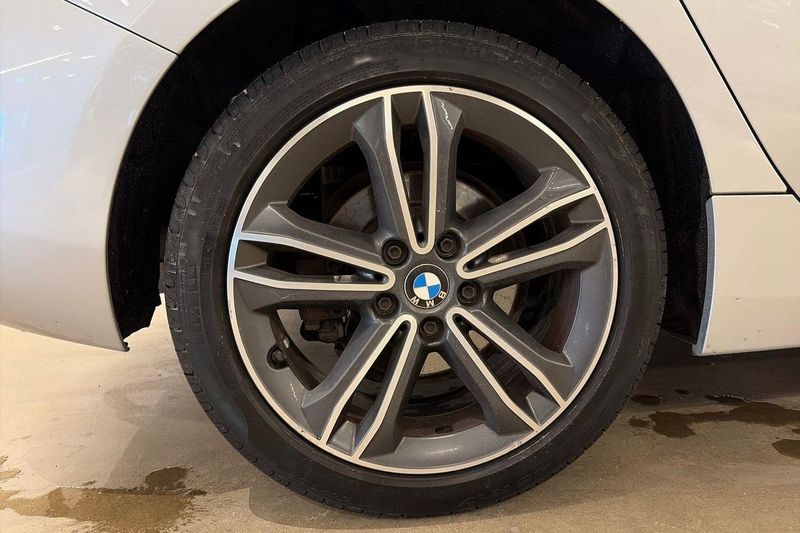 BMW 118 bild 11