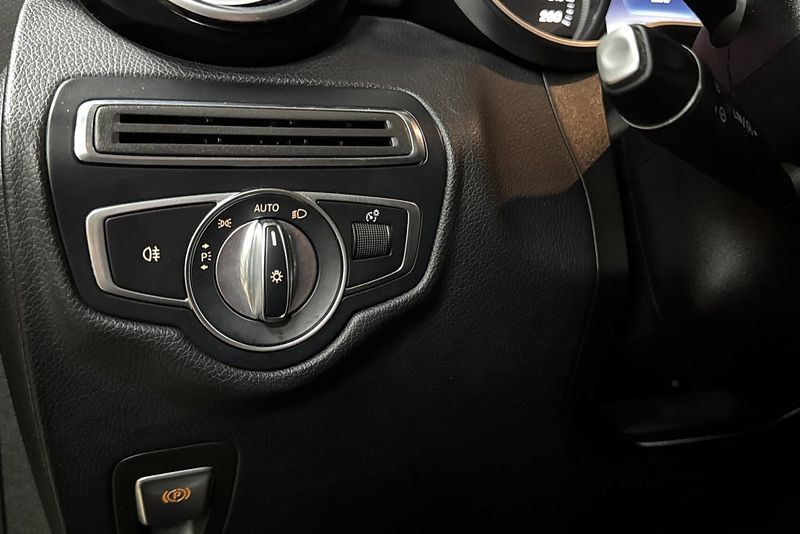 Mercedes GLC220 bild 13