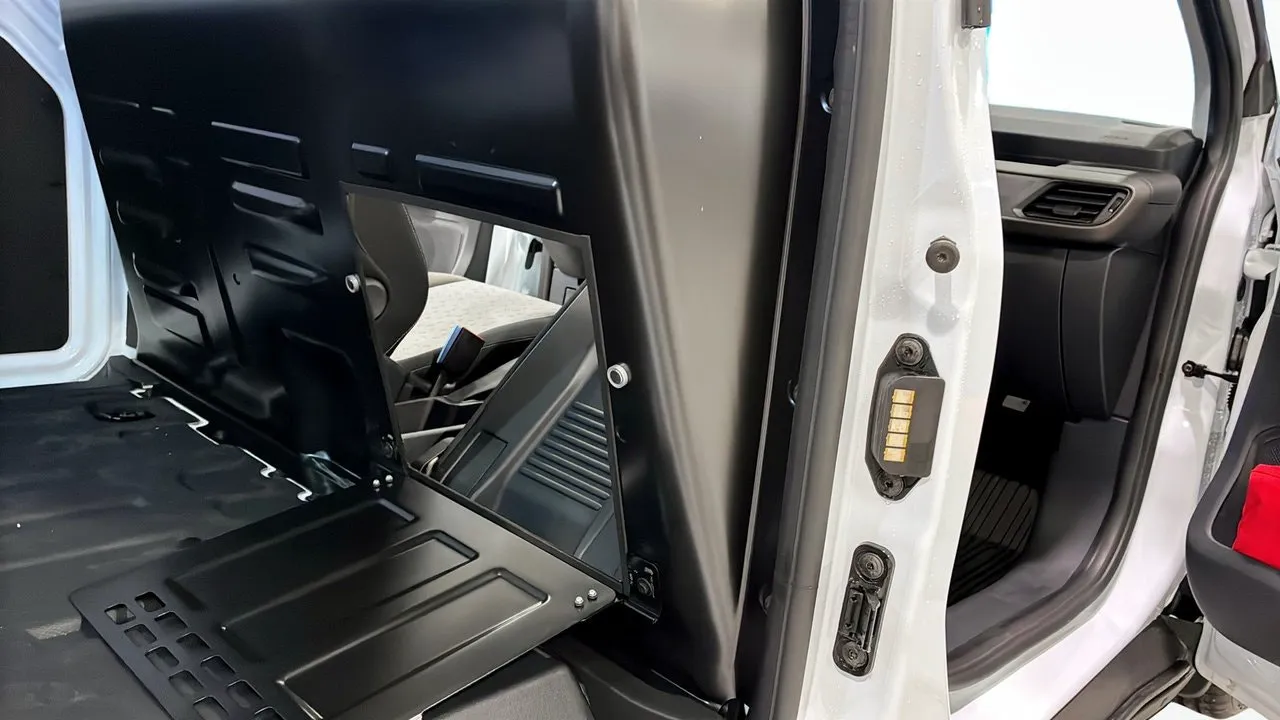 Ford Transit Courier bild 12