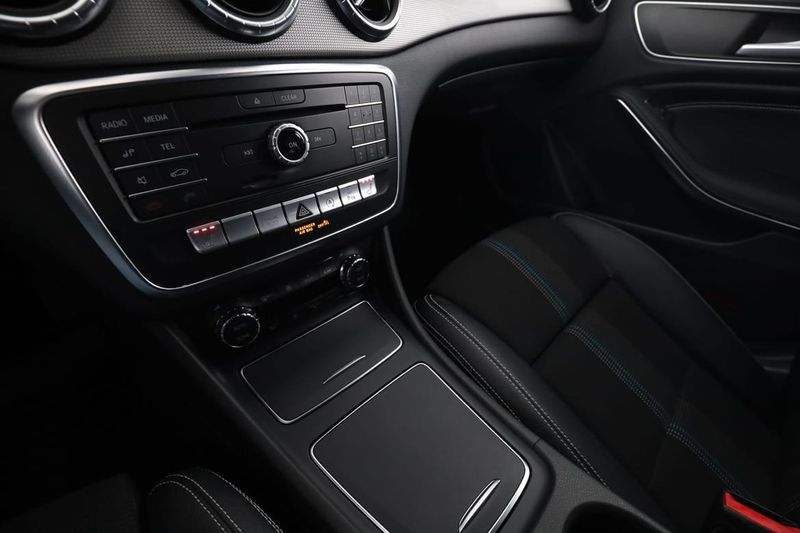 Mercedes CLA200 bild 24