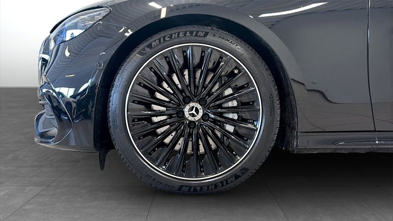 Mercedes E300 bild 9