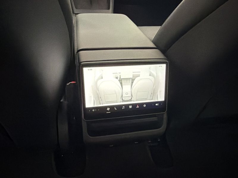 Tesla Model 3 bild 12
