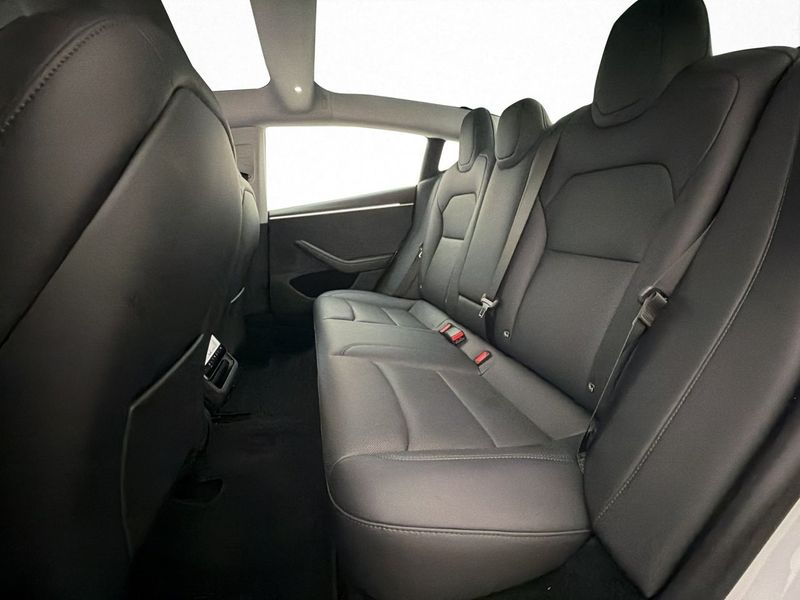 Tesla Model 3 bild 18