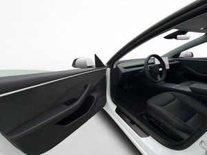 Tesla Model 3 bild 10