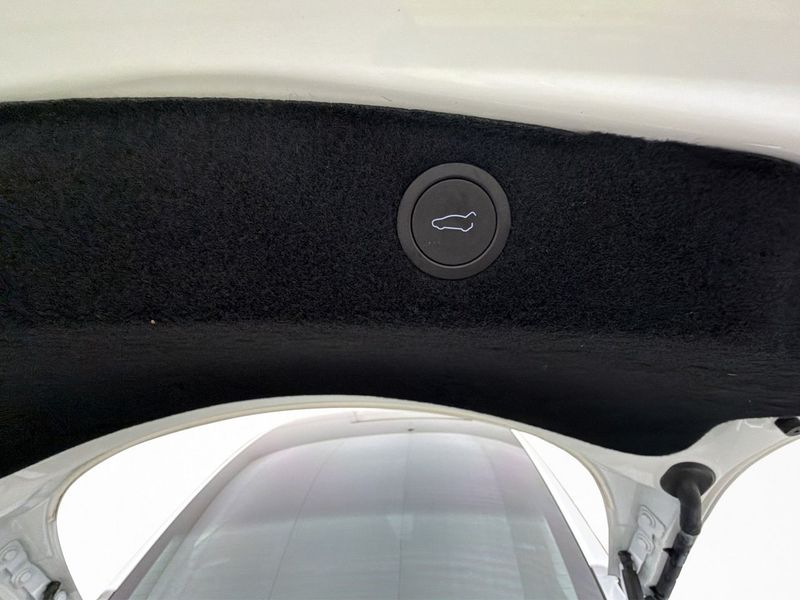 Tesla Model 3 bild 20