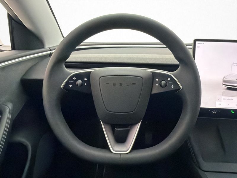 Tesla Model 3 bild 15