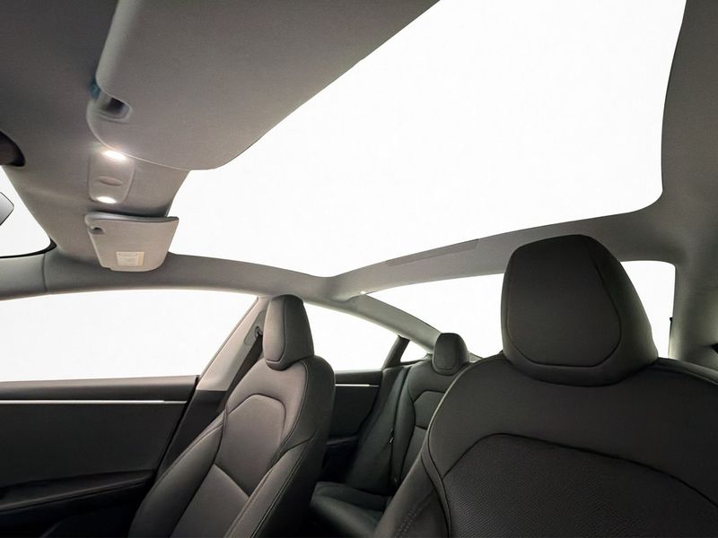 Tesla Model 3 bild 11