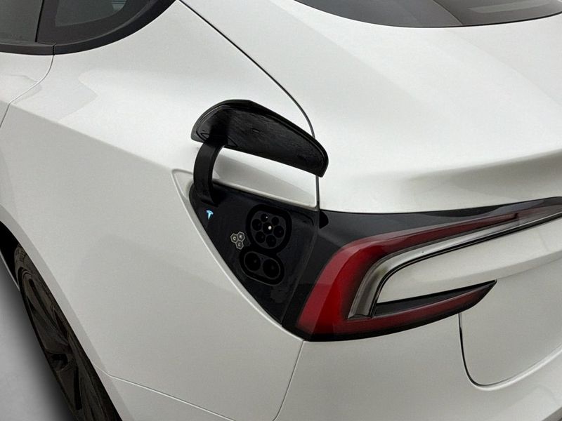 Tesla Model 3 bild 21