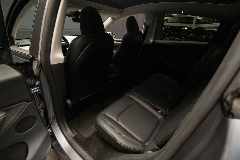 Tesla Model Y bild 20