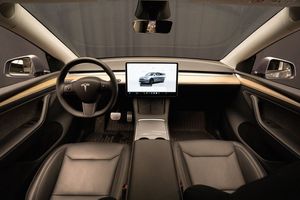 Tesla Model Y bild 15