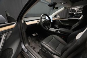 Tesla Model Y bild 16